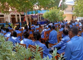 Covid-19, 236 Mahasiswa Untrib KBPM Hanya Sebulan Wakil Bupati Alor Imran Duru, S.Pd buka acara KBPM Untrib, Senin (27/7) di halaman Kampus Untrib.