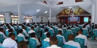 575 Mahasiswa Baru Untrib Ikut Ordik 575 Mahasiswa Baru Untrib sedang mengikuti kegiatan Ordik, Kamis (27/8) di Aula Pola Tribuana, Kalabahi.
