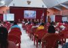 Buka Talk Show, Sesepuh Alor Pesan Hentikan Kekerasan Seksual Perempuan dan Anak Sesepu Alor Paulus Pulek sambutan di acara Talk Show; Cegah Perdagangan Anak Perempuan untuk Tujuan Seksual di Kabupaten Alor, Jumat (21/8/2020) di Aula Hotel Nusa Kenari.