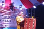 Potong Kebun Jadi Alasan Bupati Percepat Tutup Expo Alor Bupati Alor Drs. Amon Djobo berpidato di acar Expo Alor XIV dan Alor Karnaval VII Tahun 2020 di Stadion Mini Kalabahi.