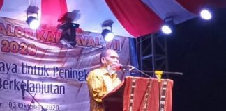 Potong Kebun Jadi Alasan Bupati Percepat Tutup Expo Alor Bupati Alor Drs. Amon Djobo berpidato di acar Expo Alor XIV dan Alor Karnaval VII Tahun 2020 di Stadion Mini Kalabahi.