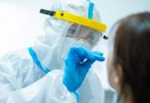 Alor Dua Pasien Positif Covid-19, Total Jadi 14 Orang Ilustrasi test swab. (Sumber: Jawapos.com).