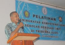Yapenkris Alor Gelar Pelatihan Kompetensi Guru Sekolah GMIT Ketua Panitia Pelatihan Kompetensi Guru Sekolah GMIT, Bernad Gen Al