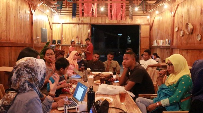 Thresher Shark Conservation Champion Membuka Pendaftaran Praktisi Konservasi Laut di Alor Sosialisasi Tim Thresher Shark Indonesia kepada perwakilan komunitas pemuda Alor, pada bulan September 2019 di Ildate Cafe, yang menjadi awal terbentuknya ide Thresher Shark Conservation Champion. Pada pertemuan ini terlihat sekali pemuda Alor memiliki potensi untuk terlibat dalam konservasi laut Alor.
