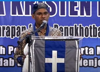 Kongres Papua, Ketum Tegaskan GMKI Dukung Pemerintah Tapi Juga Kritik Ketua Umum Pengurus Pusat GMKI Korneles Galanjinjinay sampaikan pidato di acara pembukaan Kongres GMKI XXXVII, Selasa (24/11) di Hotel Aston Niu Kota Injil Monokwari, Papua Barat.