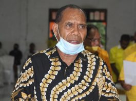 Akui Medan Sulit, Bupati Alor Minta Tenaga Farmasi Buat Mukjizat Kesembuhan Bupati Alor Drs. Amon Djobo. (Foto: doc tribuanapos.net/Leader Ismail).