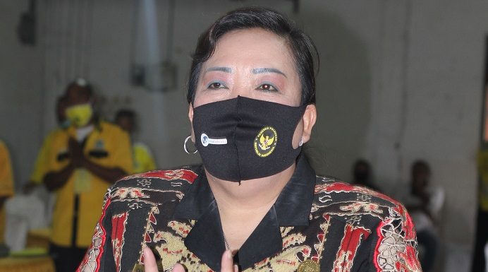 Harta Kekayaan Ketua DPRD Alor Digugat Iparnya di Pengadilan Kalabahi Ketua DPRD Alor Enny Anggrek ketika menghadiri acara pelantikan Pengurus DPD II Partai Golkar Kabupaten Alor, waktu lalu di Aula Watamelang. (Foto: tribuanapos.net/Leader Ismail).