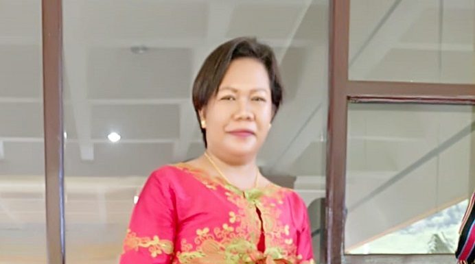 Keluarga Bantah Keterangan Satgas, Sebut Pasien DP Tak Pernah ke Luar Daerah Istri almarhum DP, Oktofina Pella - Pulinggomang