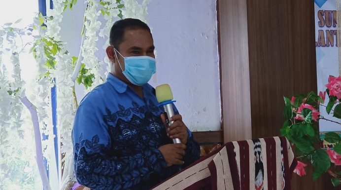 Pemerintah Larang Masyarakat Jual dan Konsumsi Obat Antibiotik Secara Bebas Ketua Pengurus Daerah PAFI Provinsi NTT Tamran Ismail, ketika sambutan di acara pelantikan Pengurus PAFI Cabang Alor, Sabtu (5/12/2020) di Aula Kopdit Citra Hidup, Kalabahi.