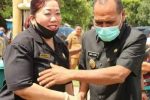 PDIP Cabut Dukungan ke Bupati Alor, Timses: Sama Sekali Tak Berdampak Politik di DPRD Bupati Alor Amon Djobo (kanan) dan Ketua DPRD Alor Enny Angrek, dalam suatu acara di Kecamatan Alor Tengah Utara.