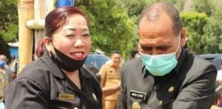 PDIP Cabut Dukungan ke Bupati Alor, Timses: Sama Sekali Tak Berdampak Politik di DPRD Bupati Alor Amon Djobo (kanan) dan Ketua DPRD Alor Enny Angrek, dalam suatu acara di Kecamatan Alor Tengah Utara.