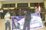 GERAM Klarifikasi Soal Spanduk Ahmad Yohan di Aksi Tolak Proyek Gedung DPRD Tampak depan Baliho PAN bergambar Anggota DPR RI Ahmad Yohan yang digunakan aktivis GERAM menuliskan tuntutan aksi tolak proyek gedung DPRD Alor senilai Rp 25 Miliar, Selasa (26/1) di kantor Bupati, Batunirwala.