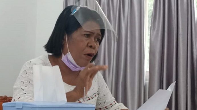 Pemda Alor Anggarkan Rp 25 Miliar Bangun Gedung Baru Kantor DPRD Kabag Umum Setda Alor Debrina Lelang menjelaskan rencana pembangunan gedung baru DPRD di rapat Kerja bersama Komisi I, Rabu (20/1/2021) di kantor DPRD, Batunirwala.