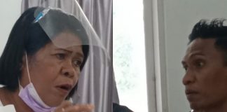 DPRD Alor Geram, Setahun Pemda Bayar Lampu Jalan Rp 2 Miliar Tapi Lampunya Padam Ketua Komisi I DPRD Alor Dony M. Mooy (kanan) dan Kabag Umum Setda Alor Debrina Lelang, dalam suasana Rapat Kerja, Rabu (20/1) bahas borosnya Pemda bayar tagihan lampu jalan ke PLN UPT Kalabahi