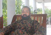 Simeon Pally Nyatakan Sikap Maju Calon Bupati Alor 2024 Drs. Simeon Th. Pally konferensi pers menyatakan sikap politiknya untuk maju Calon Bupati Alor tahun 2024, Sabtu (9/1/2021) di kediamannya, Moipali, Kalabahi.