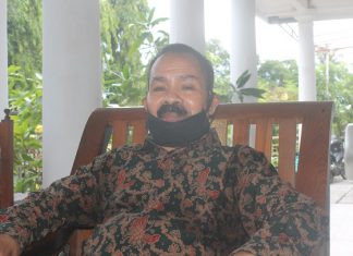 Simeon Pally Nyatakan Sikap Maju Calon Bupati Alor 2024 Drs. Simeon Th. Pally konferensi pers menyatakan sikap politiknya untuk maju Calon Bupati Alor tahun 2024, Sabtu (9/1/2021) di kediamannya, Moipali, Kalabahi.