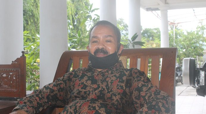 Simeon Pally Nyatakan Sikap Maju Calon Bupati Alor 2024 Drs. Simeon Th. Pally konferensi pers menyatakan sikap politiknya untuk maju Calon Bupati Alor tahun 2024, Sabtu (9/1/2021) di kediamannya, Moipali, Kalabahi.
