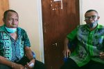 ABAD Selatan Usul Sejumlah Insfratruktur Dasar Camat ABAD Selatan Sony Kaimat (kanan) dan Sekretaris Dinas PUPR Alor Anthon Mokoni.