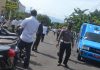 Pemkab Alor Unjuk Rasa Tuntut Polisi Proses Hukum Ketua DPRD Enny Anggrek Puluhan ASN Pemkab Alor, NTT menggelar aksi unjuk rasa , Rabu (10/2) pagi tadi di depan depan Mapolres Alor. Mereka menuntut Polisi segera proses hukum Ketua DPRD Alor Enny Anggrek soal pernyataannya di mutasi ASN.