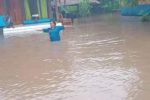 BPBD Minta Dinas PUPR Perbaiki Jalan Negara dan Tanggul di Alor Timur Bencana banjir yang meredam Desa Maritaing Kecamatan Alor Timur pada Senin (1/2/2021) petang. Banjir itu disebabkan tanggul penahan banjir yang jebol.