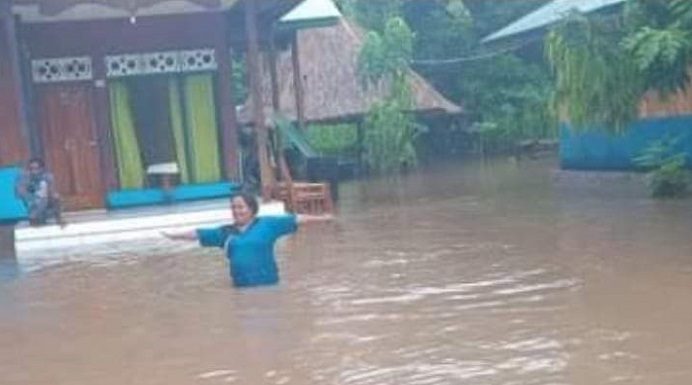 BPBD Minta Dinas PUPR Perbaiki Jalan Negara dan Tanggul di Alor Timur Bencana banjir yang meredam Desa Maritaing Kecamatan Alor Timur pada Senin (1/2/2021) petang. Banjir itu disebabkan tanggul penahan banjir yang jebol.