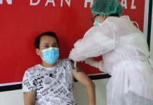 Sembuh dari Covid-19, Anggota DPRD NTT Rocky Winaryo Kini Disuntik Vaksin Corona