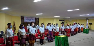 Yulius Djobo dan Nonce Kalla Pimpin PAPPRI Alor Periode 2020-2025 Pengurus PAPPRI Alor Periode 2020-2025 mengikuti acara pelantikan virtual di Aula Nusantara kantor Bupati Alor, Selasa (9/3) petang.