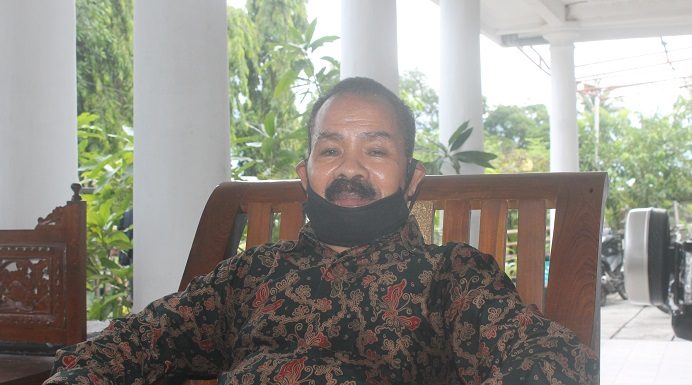 Simeon Th Pally Kenang Rintis Bandara Pantar yang Kini Diresmikan Presiden Jokowi Mantan Bupati Alor Drs. Simeon Th. Pally