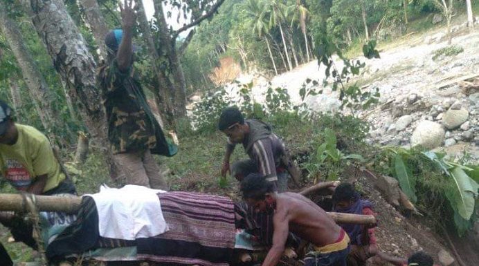 8 Jasad Korban Bencana Alor NTT Ditemukan, 11 Masih Hilang Jenazah Ibu Nila Letde-Maure, korban bencana yang ditemukan warga pada Kamis (8/4) sekitar pukul 10.00 WITA di Kali Legawa Desa Pido. Jenazah sudah dimakamkan pihak keluarg di desa setempat.