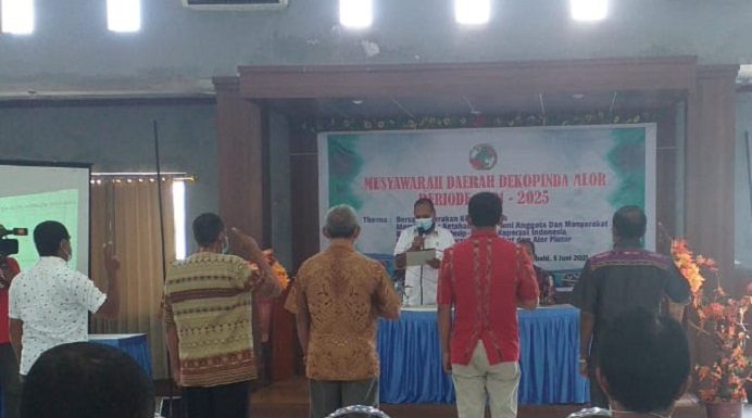 Bupati Alor Lantik Jacob Sailana Ketua Dewan Koperasi Kabupaten Alor Bupati Alor Drs. Amon Djobo melantik Pengurus Dekopinda Alor Periode 2021-2025, Sabtu (5/6/2021) di Aula Kopdit Citra Hidup Kalabahi.