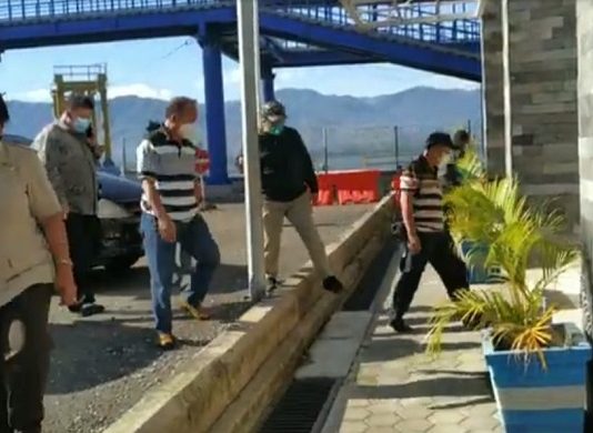 KPK RI Sidak Aset Pemda dan Aset Perusahaan ‘Raksasa’ di Alor, Ini Kasusnya Tim KPK RI Sidak ke lokasi pembangunan proyek gedung baru Pelabuhan Fery Kalabahi, Jumat (25/6/2021) pagi.