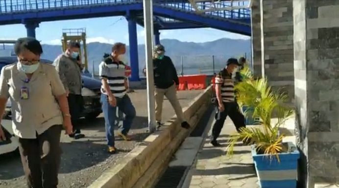 KPK RI Sidak Aset Pemda dan Aset Perusahaan ‘Raksasa’ di Alor, Ini Kasusnya Tim KPK RI Sidak ke lokasi pembangunan proyek gedung baru Pelabuhan Fery Kalabahi, Jumat (25/6/2021) pagi.