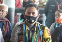 Kapolres Alor Beberkan Alasan Mengamankan Demonstran yang Ricuh Demo Tolak Relokasi Pasar Kapolres Alor AKBP Agustinus Chrismas Try Suryanto, S.IK, ketika menghadiri acara pembukaan Festival Al-Quran Tua di Desa Alor Besar, Agustus 2020.