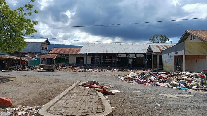 Bangunan pasar Kadelang pasca relokasi pedagang pada Kamis lalu.