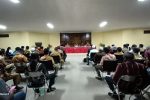 Pemkab Alor Undang Tokoh Agama dan Masyarakat Bahas Perdamaian Antara Ketua DPRD dan Bupati Sekda Alor Soni O. Alelang sedang memimpin rapat para tokoh agama, tokoh masyarakat dan tokoh pemuda, membahas perdamaian antara Ketua DPRD Alor Enny Anggrek dan Bupati Amon Djobo, Senin (21/6/2021) di aula kantor Bupati Alor, Batunirwala.