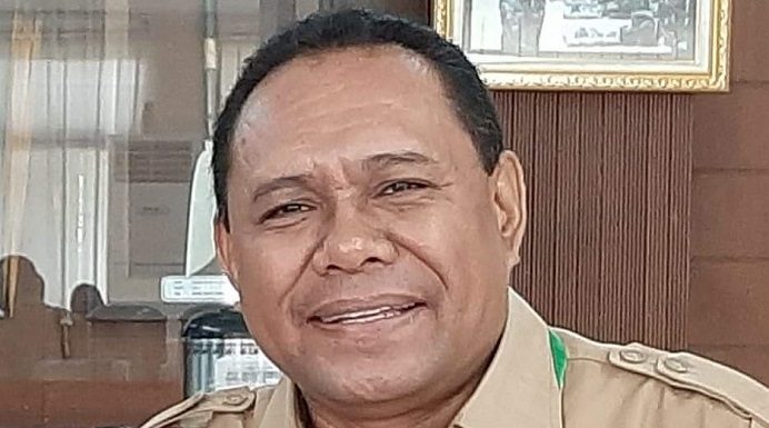 PMD Alor Rencana Mediasi Penyelesaian Proyek Bermasalah di Desa Wolwal Tengah Kadis PMD Alor Drs. Imanuel Djobo