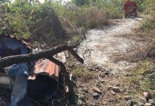 Proyek Jalan Desa Wolwal Tengah Alor Diduga Bermasalah, Kontraktor Kabur Foto: Kondisi pekerjaan proyek jalan ekonomi Desa Wolwal Tengah yang diduga bermasalah. Nampak sejumlah semen yang sudah mengeras dan mesin molen berada di lokasi proyek. Proyek yang bersumber dari Dana Desa TA 2019 itu disebut-sebut dikerjakan oleh kontraktor bernama Aisa.