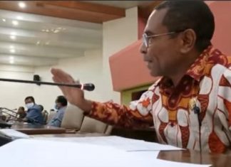 Tentang Proyek Jalan Provinsi di Alor, Gabriel Binna: Jangan Sampai Pinjaman Belum Selesai Barang sudah Rusak Ketua Komisi I DPRD Provinsi NTT Gabriel Beri Binna ketika menyampaikan aspirasi masyarakat Alor soal masalah proyek jalan provinsi pada sidang paripurna DPRD, Rabu (4/8/21) siang di kantor DPRD, Jln El Tari Kota Kupang.