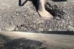 PUPR NTT Dipastikan Periksa Fisik Proyek Jalan Provinsi di Alor yang Bermasalah Foto bagian atas: Jalan provinsi NTT ruas Sp Mola-Mataraben tepatnya di Desa Wolwal yang diduga dikerjakan tidak bermutu. Nampak besi standar kenderaan roda dua menembus masuk ke dalam badan jalan itu usai dikerjakan belum lama ini. Foto bawah: Bibir jalan provinsi di Desa Wolwal yang patah.