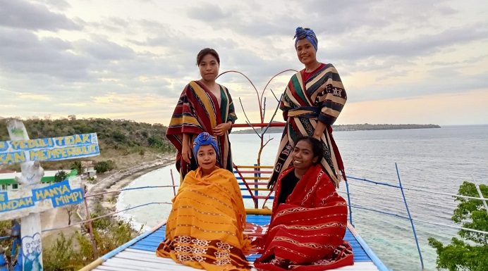 Gagas Spot Wisata Baru di Alor, Untrib Optimis ada Lonjakan Wisatawan Pasca Pandemi KBPM Untrib Tahun 2021 di Desa Ternate