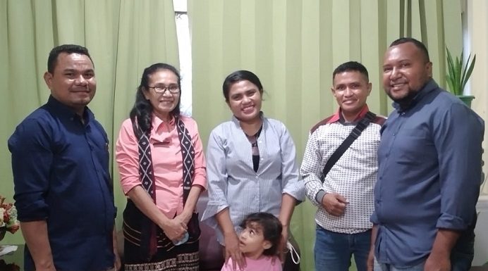 Daftar ke Kesbangpol NTT, DPW PRIMA Siap Bertarung di Pemilu 2024 DPW PRIMA NTT ketika diterima Sekretaris Kesbangpol NTT Regina Maria Manbait di ruang kerjanya, Selasa (23/11/2021).
