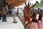 Tiba di Alor Ikut Wisuda UNTRIB, Kepala LLDIKTI XV NTT Disambut Tarian Adat Kepala LLDIKTI XV NTT Prof. Mangadas dan rombongan disambut Rektor Untrib Alvons Gorang, Ketua Yayasan Tribuana Alor Permenas Lamma Koly, pejabat Rektorat dan pejabat Yayasan di Bandara Mali.