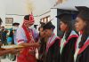 Nama-Nama Lulusan Terbaik Wisuda Untrib 2021 Kepala LLDIKTI XV NTT, Prof. Drs. Mangadas Lumban Gaol, M.Si, Ph. D, memberikan penghargaan kepada lulusan terbaik Untrib 2021, Selasa (30/11/2021) di Aula Pola, Kalabahi.