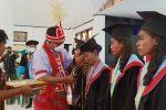 Nama-Nama Lulusan Terbaik Wisuda Untrib 2021 Kepala LLDIKTI XV NTT, Prof. Drs. Mangadas Lumban Gaol, M.Si, Ph. D, memberikan penghargaan kepada lulusan terbaik Untrib 2021, Selasa (30/11/2021) di Aula Pola, Kalabahi.