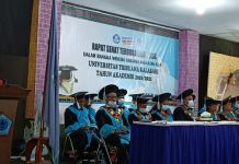 Lulus S1 UNTRIB IPK Cumlaude, Noni Morib: Ini Tentang Perjuangan Wisudawan terbaik Noni Adewulan Astuti Morib, S.Pd, berpidato di acara wisuda Untrib Angkatan X, Selasa (30/11/2021) di Aula Pola Tribuana, Kalabahi.
