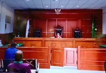 Tok Tok Tok…. Hakim Tolak Gugatan Praperadilan Alberth Ouwpoly Hakim Tunggal Datu H. Jayadiningrat, SH memimpin sidang putusan praperadilan, Senin (31/1) di PN Kalabahi.