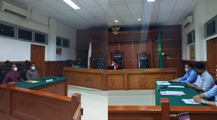 Sidang Praperadilan Alberth Ouwpoly, Ada Bukti Audit Kerugian Keuangan Negara Rp 8,8 Juta Hakim tunggal Datu H. Jayadiningrat, SH memimpin sidang praperadilan pemohon Alberth Ouwpoly di PN Kalabahi, Senin (24/1/2022).