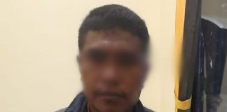 Polisi Bekuk Pelaku Pemerkosa Siswi 15 Tahun di Kabupaten Kupang NTT NF, terduga pelaku pemerkosaan anak sedang menjalani pemeriksaan di Unit PPA Polres Kabupaten Kupang, Kamis (6/1/2022) pagi. (Foto: digtara.com).