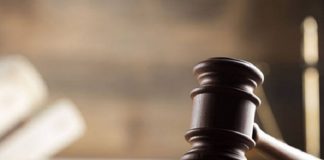 Tentang Praperadilan Alberth Ouwpoly dan Potensi TSK Baru di Kasus Korupsi DAK 2019 Ilustrasi Palu Hakim