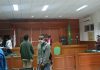 Sidang Praperadilan Alberth Ouwpoly, Baca Kesimpulan, PH Optimis Hakim Kabulkan Gugatannya Hakim Tunggal Datu H. Jahyadiningrat, SH memimpin sidang praperadilan yang diajukan pemohon tersangka Kadis Pendidikan Alor (Nonaktif) Alberth Ouwpoly terhadap pemohon Kepala Kejaksaan Negeri Alor, Samsul Arif, SH.,MH, Rabu (26/1) di PN Kalabahi.
